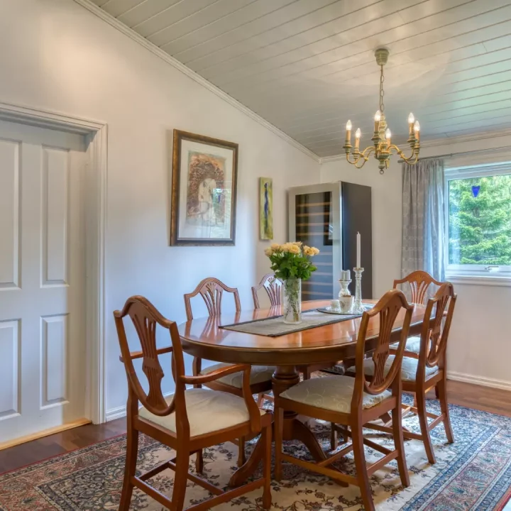 Dining room with space for 10 people, and possibility to add an extra table top. Great chandelier, large window provides plenty of delicious fresh air, and wine cabinet for 150 bottles of wine. Drink from the good wine that is in the cupboard, send a message to the owner and pay before you leave! :)