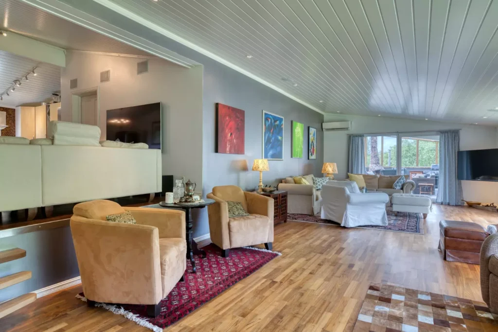 Main living room inside, fantastic light, and very good sound here too.