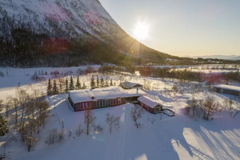 The winter sun over the valley.