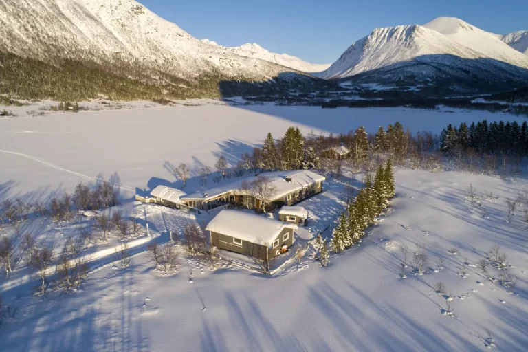 vesteralenlodge exterior (6)