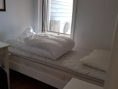 Bedroom no 4, single bed 90cm x 200xm. Quiet and peaceful bedroom with lots of fresh air. Work table where you can sit and work. Located right next to bathroom no. 2..